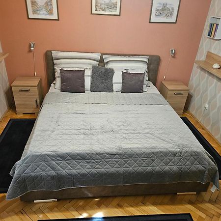 Habos Isler Apartman 16 Szolnok Eksteriør billede