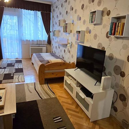 Habos Isler Apartman 16 Szolnok Eksteriør billede